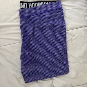 Womens Under Armour capris leggings!